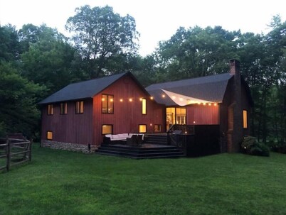 Renovated Barn with Pool!