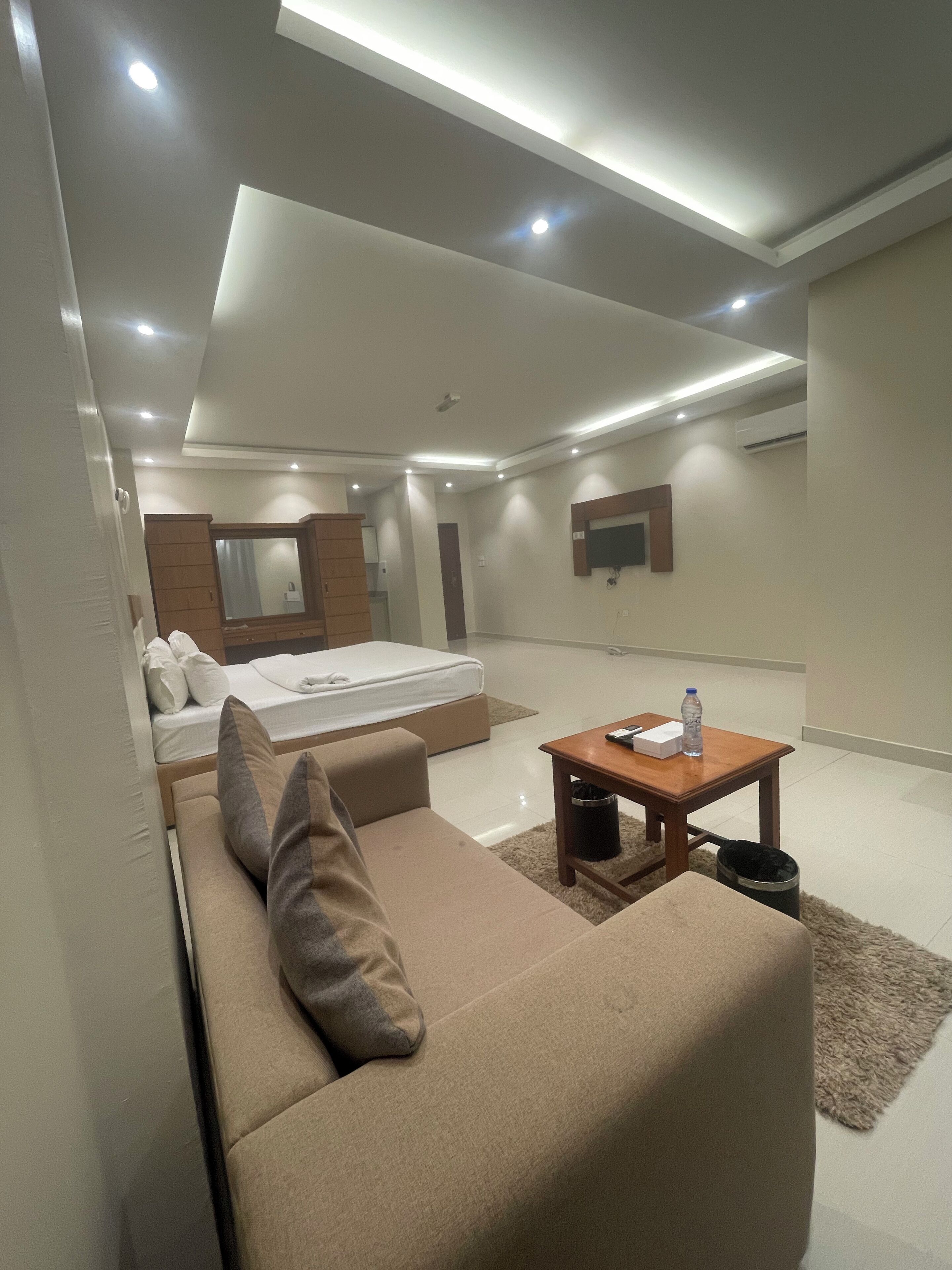 Deluxe Room | Premium bedding, pillowtop beds, in-room safe, soundproofing