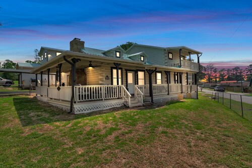 Unforgettable Charming LogCabin Bliss!