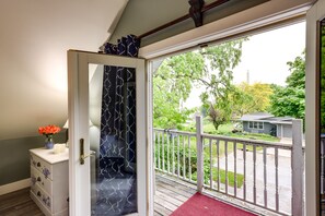 Interior - Sheboygan Getaway w/ Deck + On-Site Lake Access! (Sheboygan)