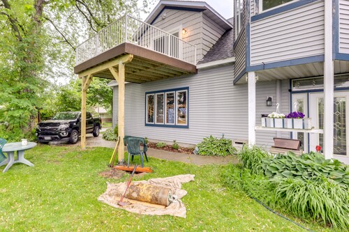 Sheboygan Getaway w/ Deck + On-Site Lake Access!