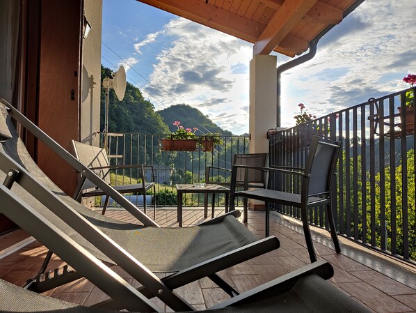 Terrace/patio - 🌳 Casa Modigliani 🎨 - Art and Nature. Take a break from work and come relax. (Veneto)