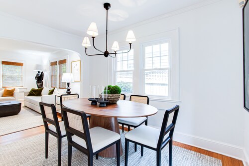 Escape to Five Points: Stylish 3BR Haven with Large Backyard & Outdoor Living