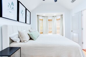 3 soverom, skrivebord, strykejern/-brett og wi-fi (inkludert)