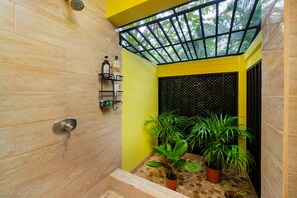 Interior - Villa Private Pool & Beach Club (Tamarindo)