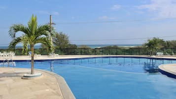 Apartament Comfort | Piscina | Piscina a l'aire lliure