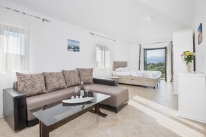 5 makuuhuonetta, silitysrauta/-lauta, Wi-Fi, vuodevaatteet