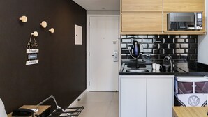 開放式客房 | 私人廚房 | 電冰箱、爐台、鍋具/餐盤/廚房用品