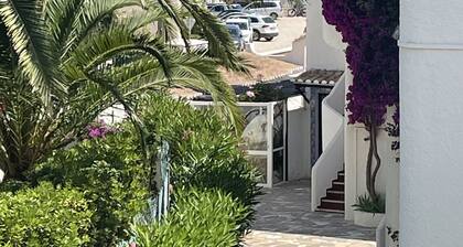 Family vacation villa with 5bedrooms and pool 70 meters from Praia da Luz beach.