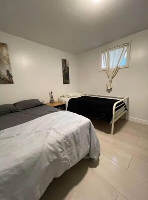 2 bedrooms, WiFi, bed sheets