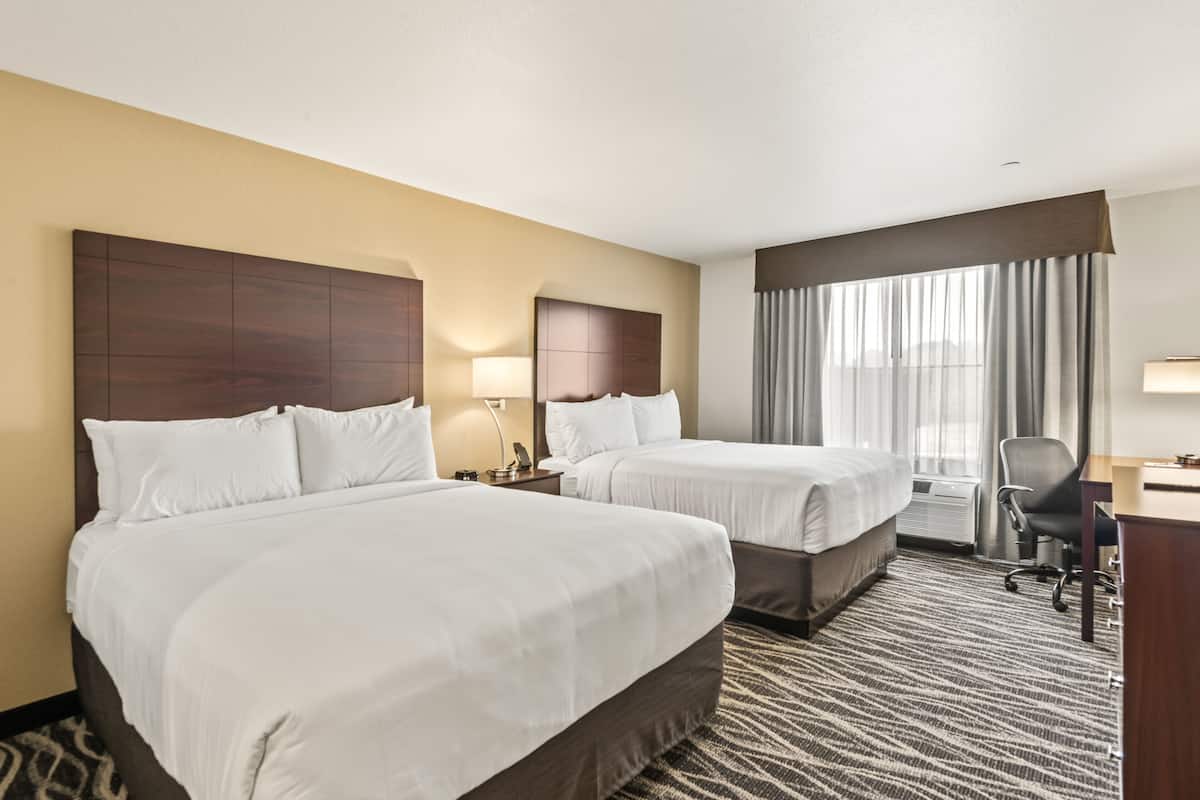 1 bedroom, down comforters, pillowtop beds, desk