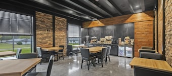 Cobblestone Hotel & Suites - Cullman