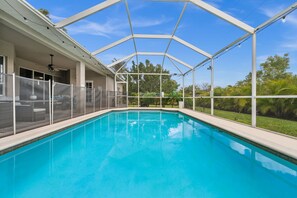 Piscine extérieure, piscine chauffée