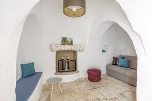 Smart-tv och eldstad