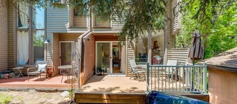 Beautiful Boulder Townhome: Walk to CU & Pearl St!