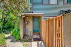 Exterior detail - Beautiful Boulder Townhome: Walk to CU & Pearl St! (Boulder)