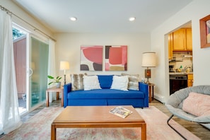 TV, fireplace - Beautiful Boulder Townhome: Walk to CU & Pearl St! (Boulder)