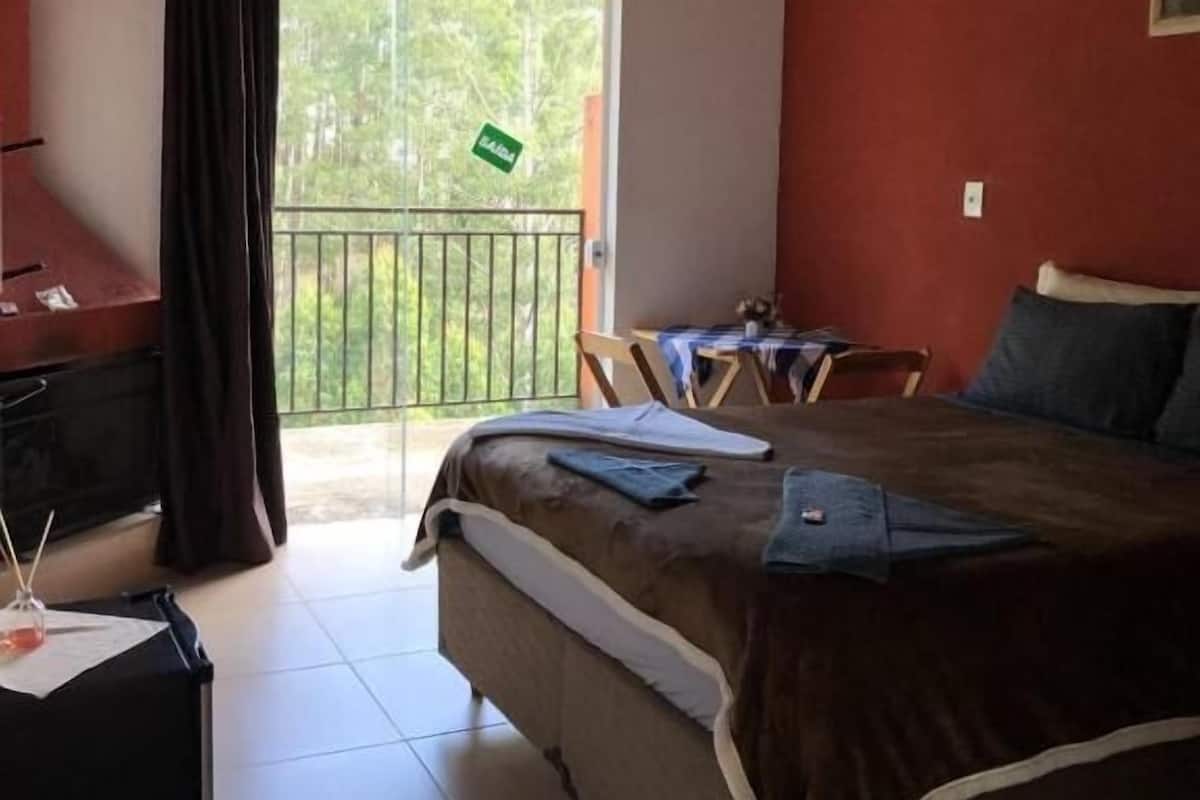 1 chambre, rideaux occultants, Wi-Fi gratuit, draps fournis