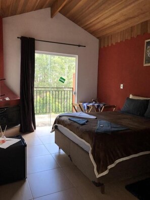 Verdunkelungsvorhänge, kostenloses WLAN, Bettwäsche