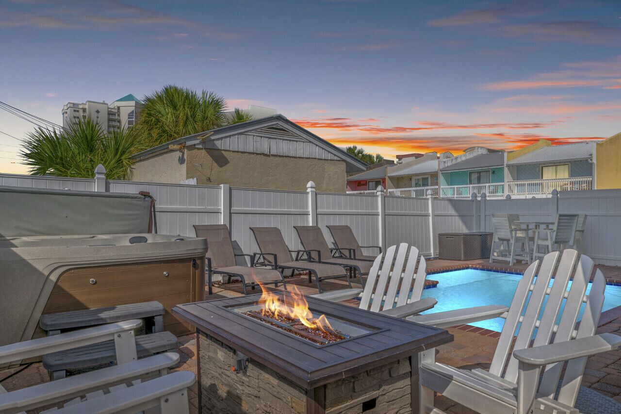 Seas The Day: Private Htd Pool, Hot Tub, Golf Cart, Fire Pit, FREE Activities!