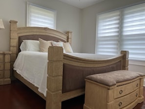 3 bedrooms, iron/ironing board, free WiFi, bed sheets - Lake front cottage in St. Augustine (St. Augustine)
