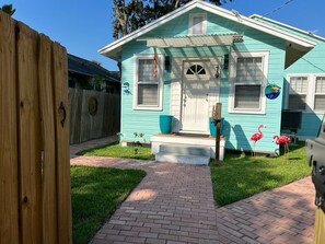 تفاصيل الفندق من الخارج