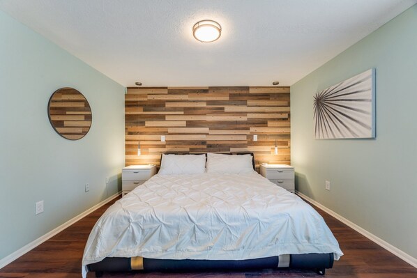 3 makuuhuonetta, työpöytä, silitysrauta/-lauta, ilmainen Wi-Fi