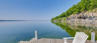 'Locke’s Glen' - Lakefront Geneva Getaway w/ Dock!