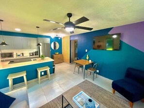 Interior - SuaveMauve at Las Olas Beach (Fort Lauderdale)