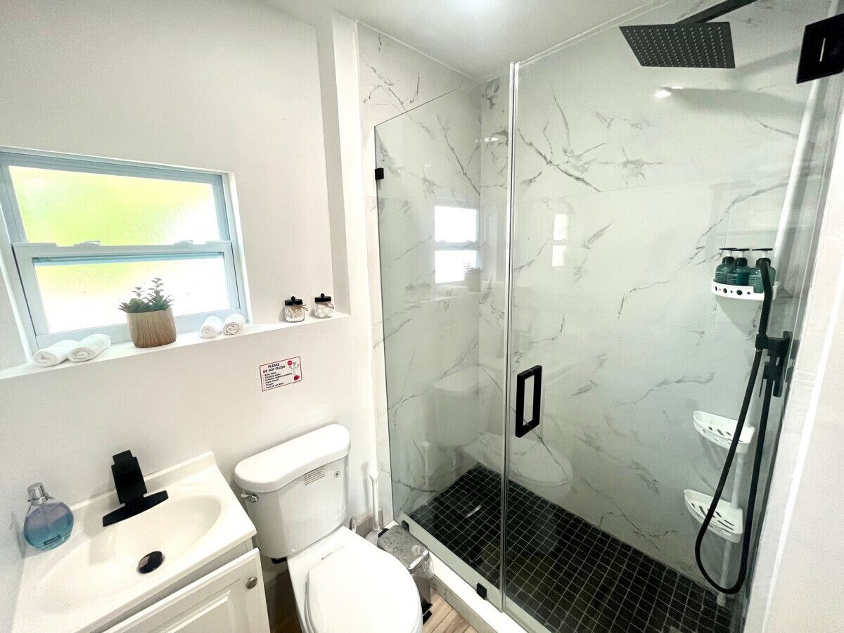 Articles de toilette gratuits, sèche-cheveux