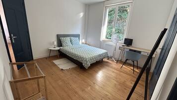 2 chambres, bureau, fer et planche Ă  repasser, Wi-Fi