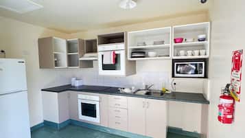 Fridge, microwave