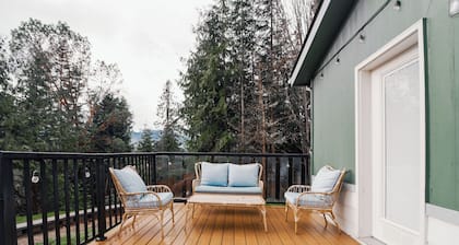 3 bed 2 bath~full house~ocean-mountain-views~hottub~quite-ngbd~port angeles.