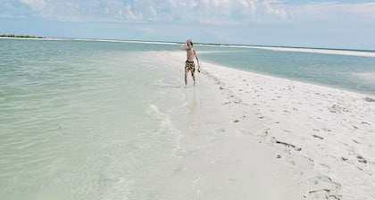 Marco Island Florida Family Vacation Home-heated pool, beach, Pet friendly
