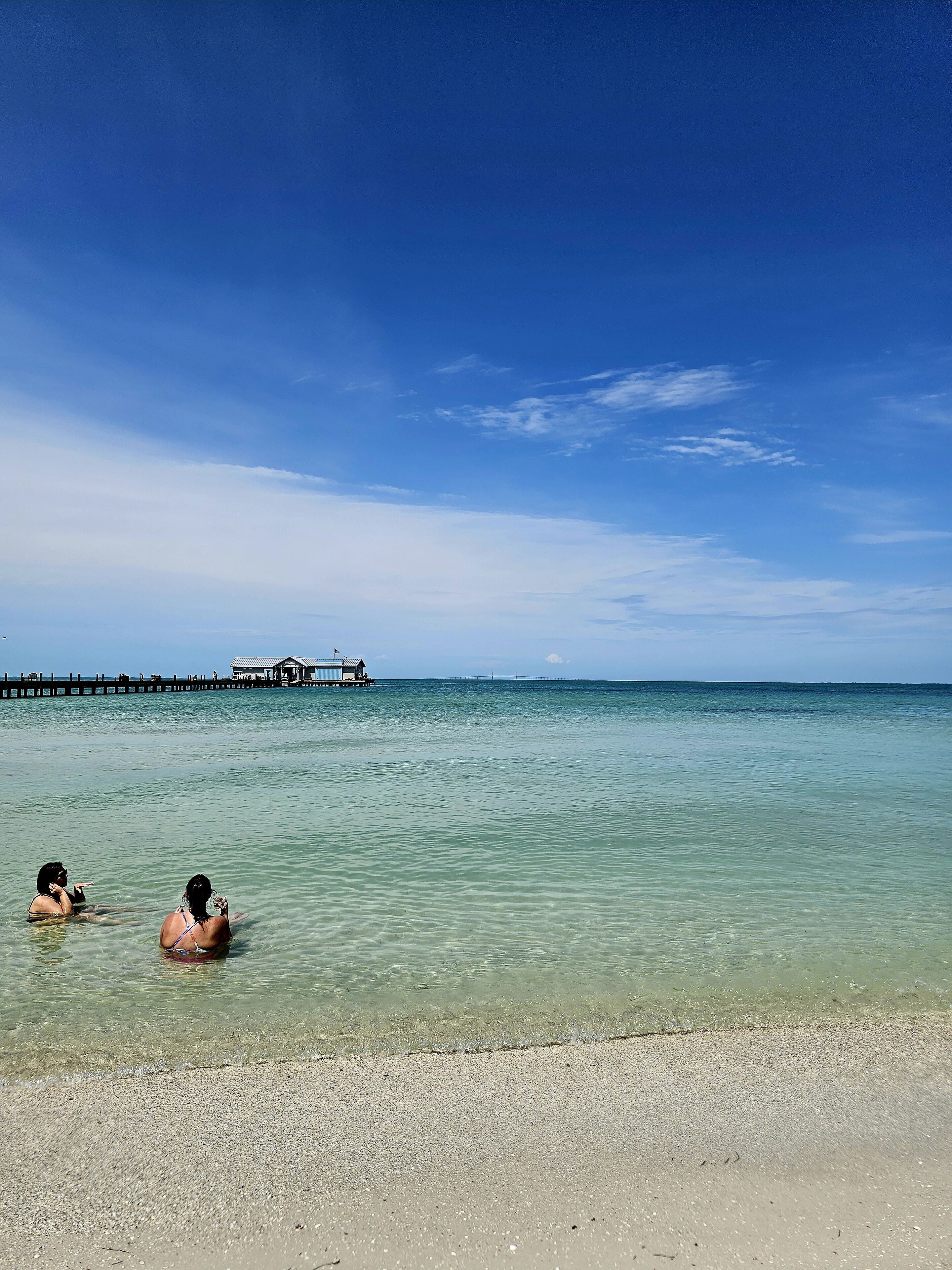 Vlak bij het strand, ligstoelen aan het strand, strandlakens
