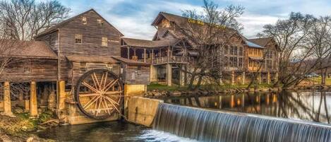 المنشأة من الخارج