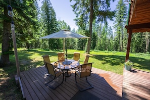 Front Deck/BBQ Area