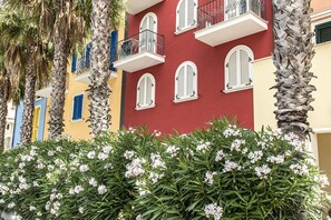 Exterior detail - P011 - Porto Recanati, new studio facing the sea (Porto Recanati)