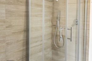 Shower, bidet, towels