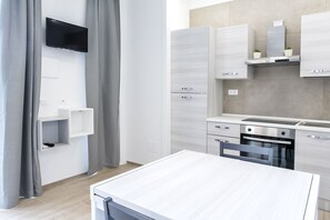 Fridge, oven - P011 - Porto Recanati, new studio facing the sea (Porto Recanati)