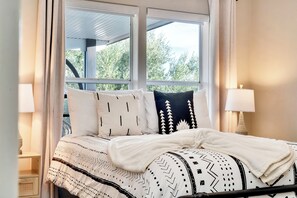 4 bedrooms, in-room safe, desk, iron/ironing board - Modern Spacious Ranch W Jacuzzi, Cowboy Pool, Stargaze, Mt. Views, and Hammocks  (Joshua Tree)