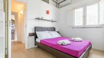 1 chambre, fer et planche à repasser, accès Internet, draps fournis