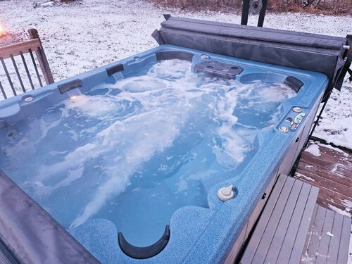 Haywire Haus, Pictured Rocks, Hot Tub, ORV Trail