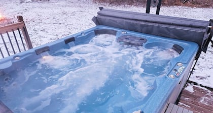 Haywire Haus, Pictured Rocks, Hot Tub, ORV Trail