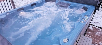 Haywire Haus, Pictured Rocks, Hot Tub, ORV Trail