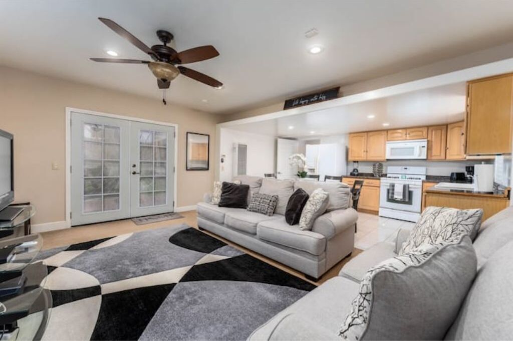 Comfy & Private 1 bedroom Guest House in Torrance