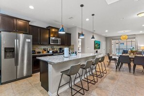 Fridge, microwave, oven, stovetop - X-mas Special! Near Disney! Game Room! Pool/Spa! (Kissimmee)