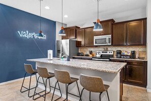 Fridge, microwave, oven, stovetop - X-mas Special! Near Disney! Game Room! Pool/Spa! (Kissimmee)