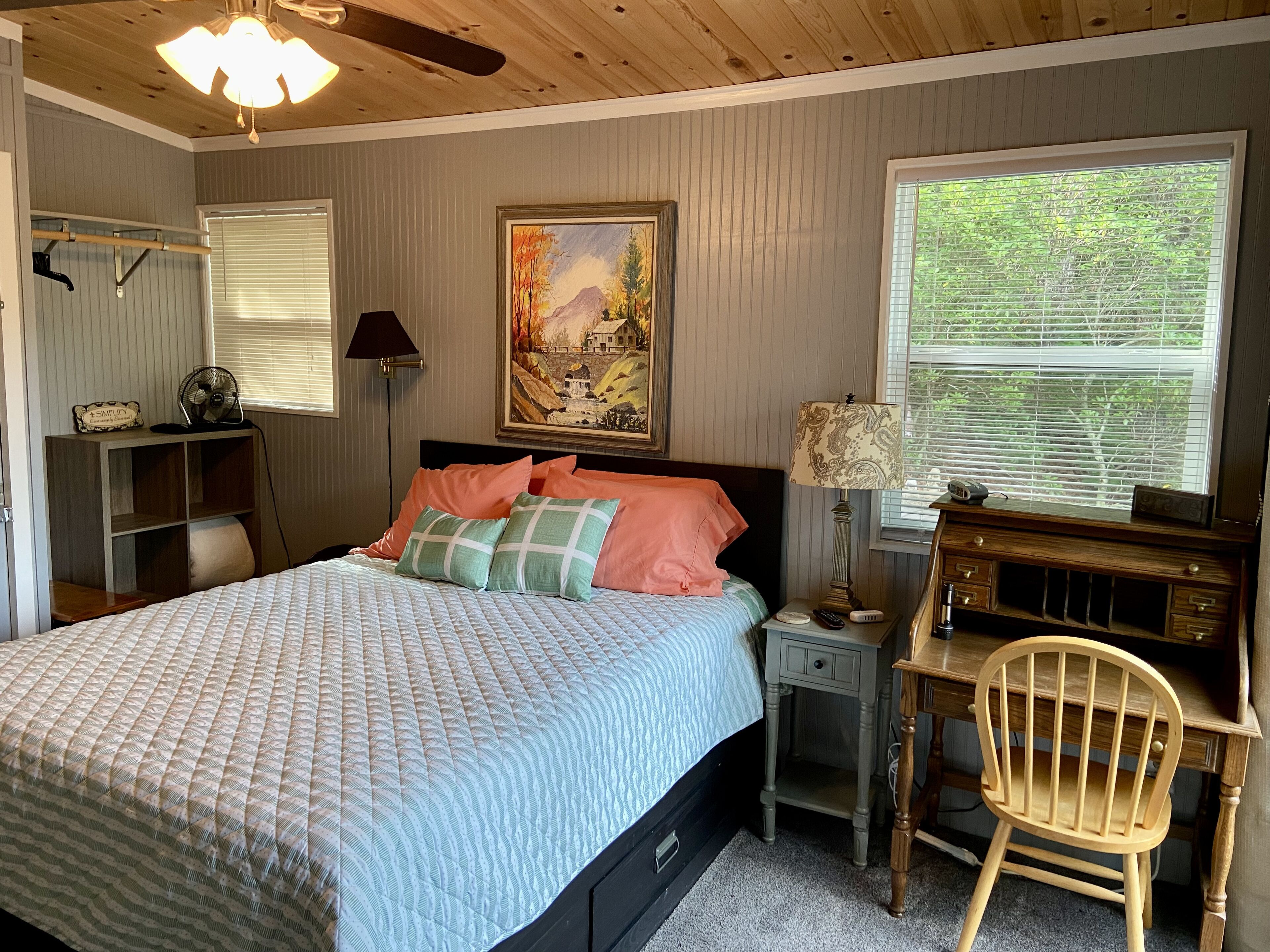 2 bedrooms, desk, iron/ironing board, free WiFi