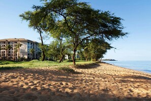 Situated beachfront, this hotel offers stunning ocean views and access to the sandy beach.